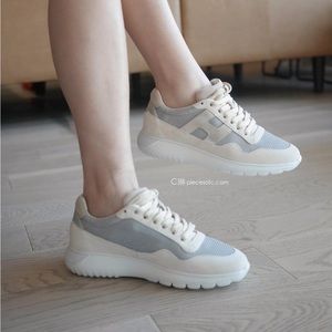 Hogan Chunky Soled Laced Up sneakers